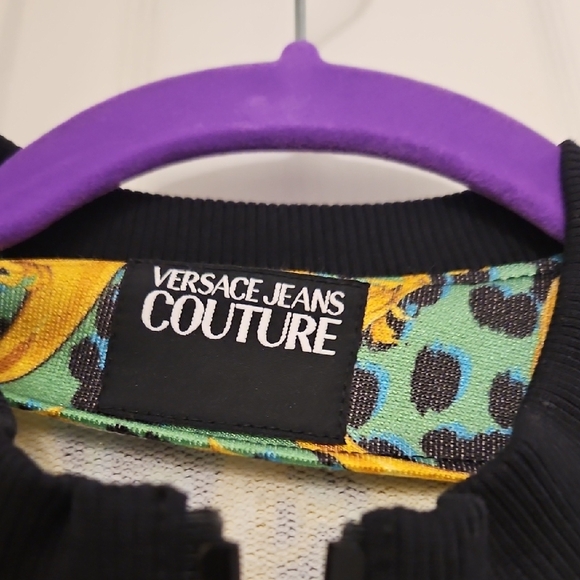 Elegant Long Sleeve Dress with Blue and Yellow Patterns - Picture 4 of 6